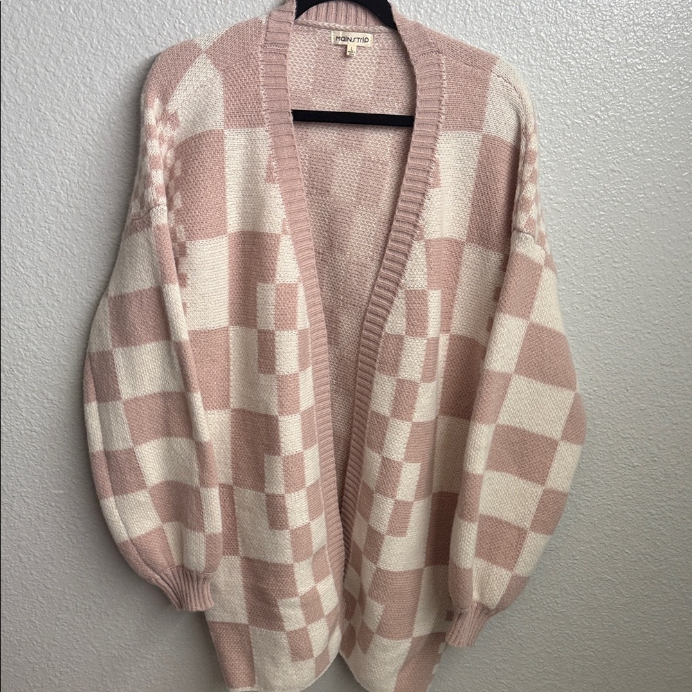 Main Strip Pink and Cream Checkered Cardigan
